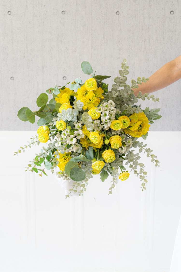【造花】ふんわりラナンキュラスの笑顔輝くイエローブーケ 【結婚式 フラワー 造花 ブーケ ブートニア】