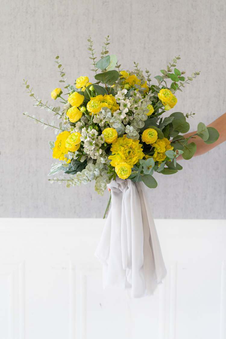 【造花】ふんわりラナンキュラスの笑顔輝くイエローブーケ 【結婚式 フラワー 造花 ブーケ ブートニア】