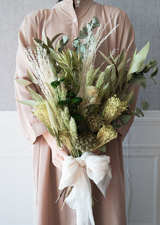 【ドライフラワーブーケ】 ナチュラルなグリーンだけのブーケ Forest Green 柔らかいオーガンジーリボンをつけて 【結婚式 フラワー ドライフラワー ブーケ ブートニア】