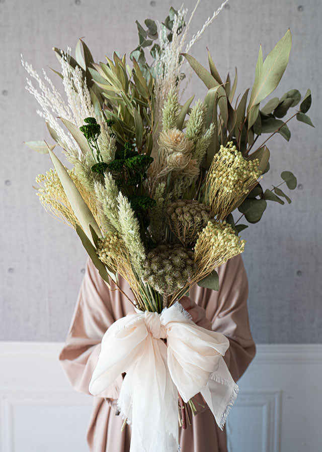 【ドライフラワーブーケ】 ナチュラルなグリーンだけのブーケ Forest Green 柔らかいオーガンジーリボンをつけて 【結婚式 フラワー ドライフラワー ブーケ ブートニア】