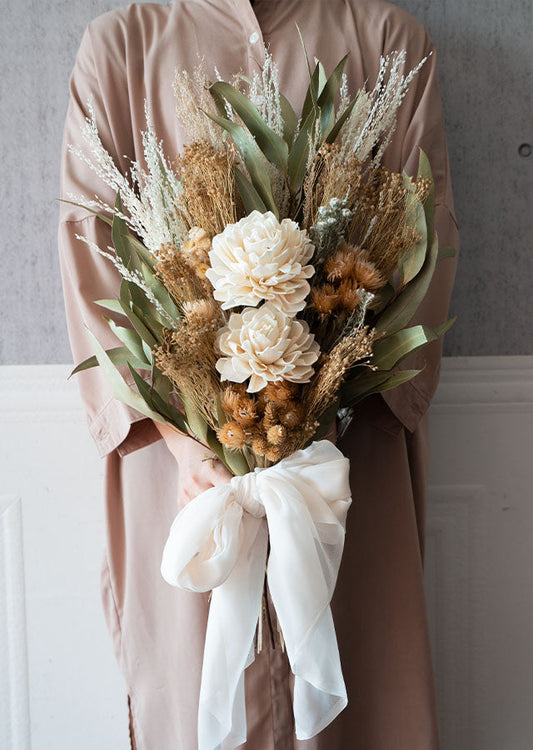 【ドライフラワーブーケ】エクルベージュのブーケ 柔らかいオーガンジーリボンをつけて 【結婚式 フラワー ドライフラワー ブーケ ブートニア】