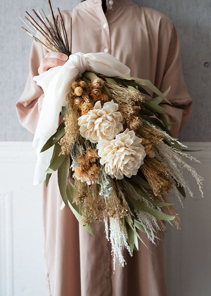 【ドライフラワーブーケ】エクルベージュのブーケ 柔らかいオーガンジーリボンをつけて 【結婚式 フラワー ドライフラワー ブーケ ブートニア】
