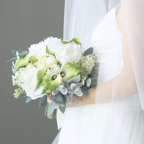 結婚式に造花ブーケをおすすめする6つの理由　値段の相場や式のあとの活用法を紹介