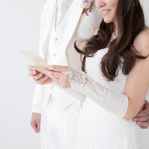 卒花のリアル文例付き!結婚式で花嫁が読む「両親への手紙」書き方ガイド