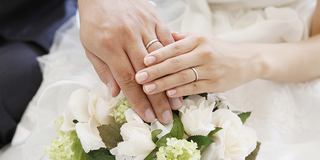ふたりにおすすめの結婚指輪は?デザイン、素材、幅など、選び方を徹底解説