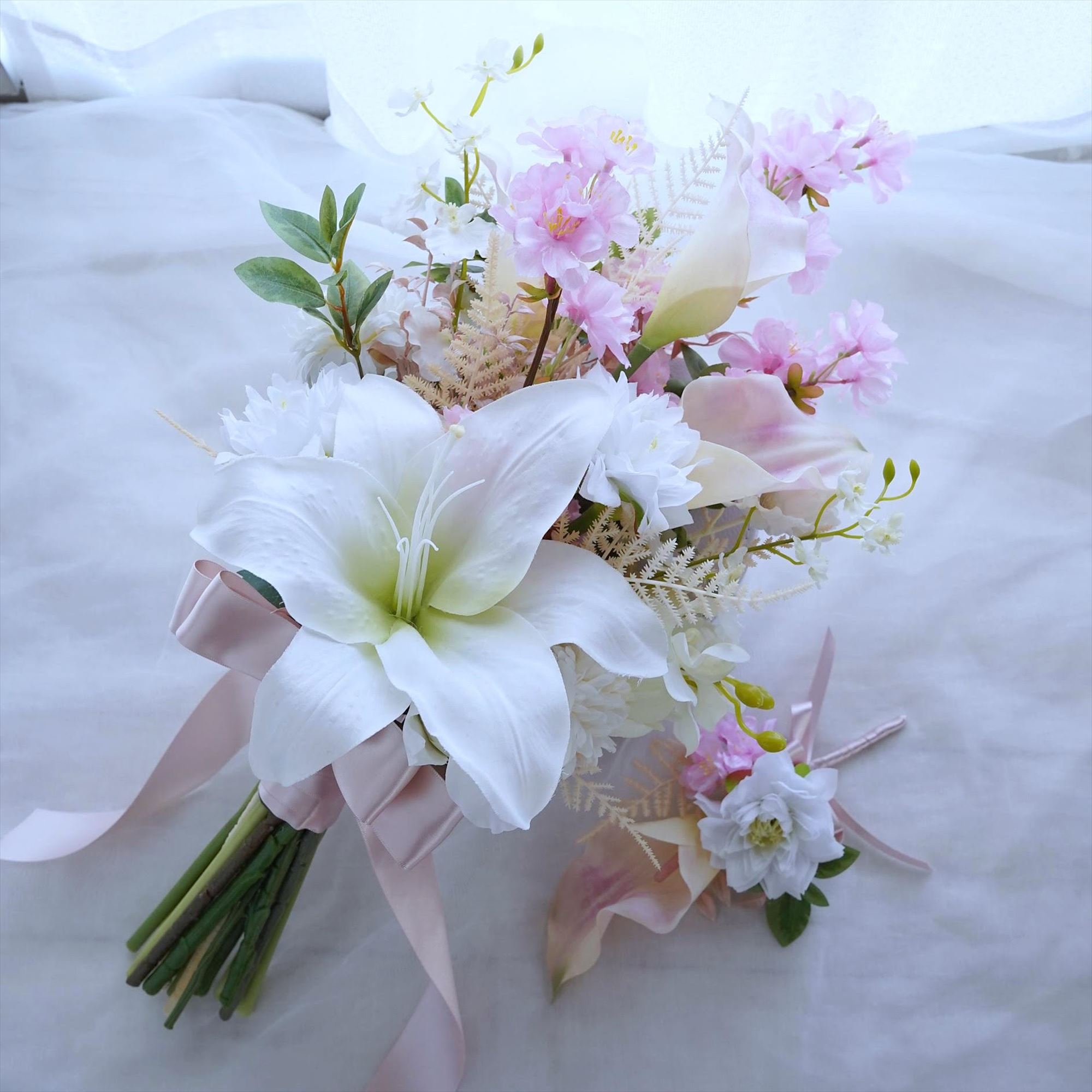 【造花・完成品】桜とカラーのブーケ【結婚式　フラワー　ブーケ　ブートニア】