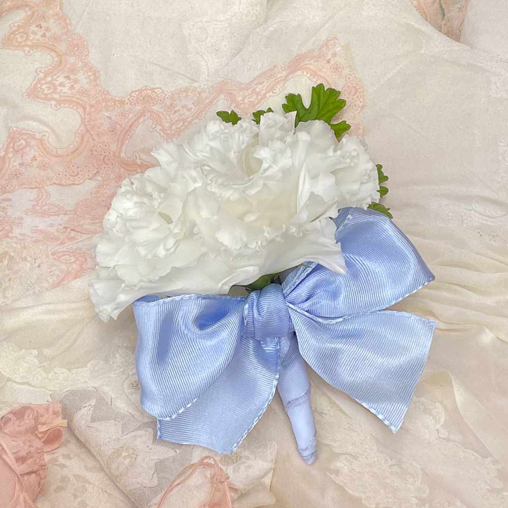 【生花】白の花たちが紡ぐ幸せのベールに包まれて(ラウンドブーケ)　【結婚式　フラワー　生花　ブーケ　ブートニア】