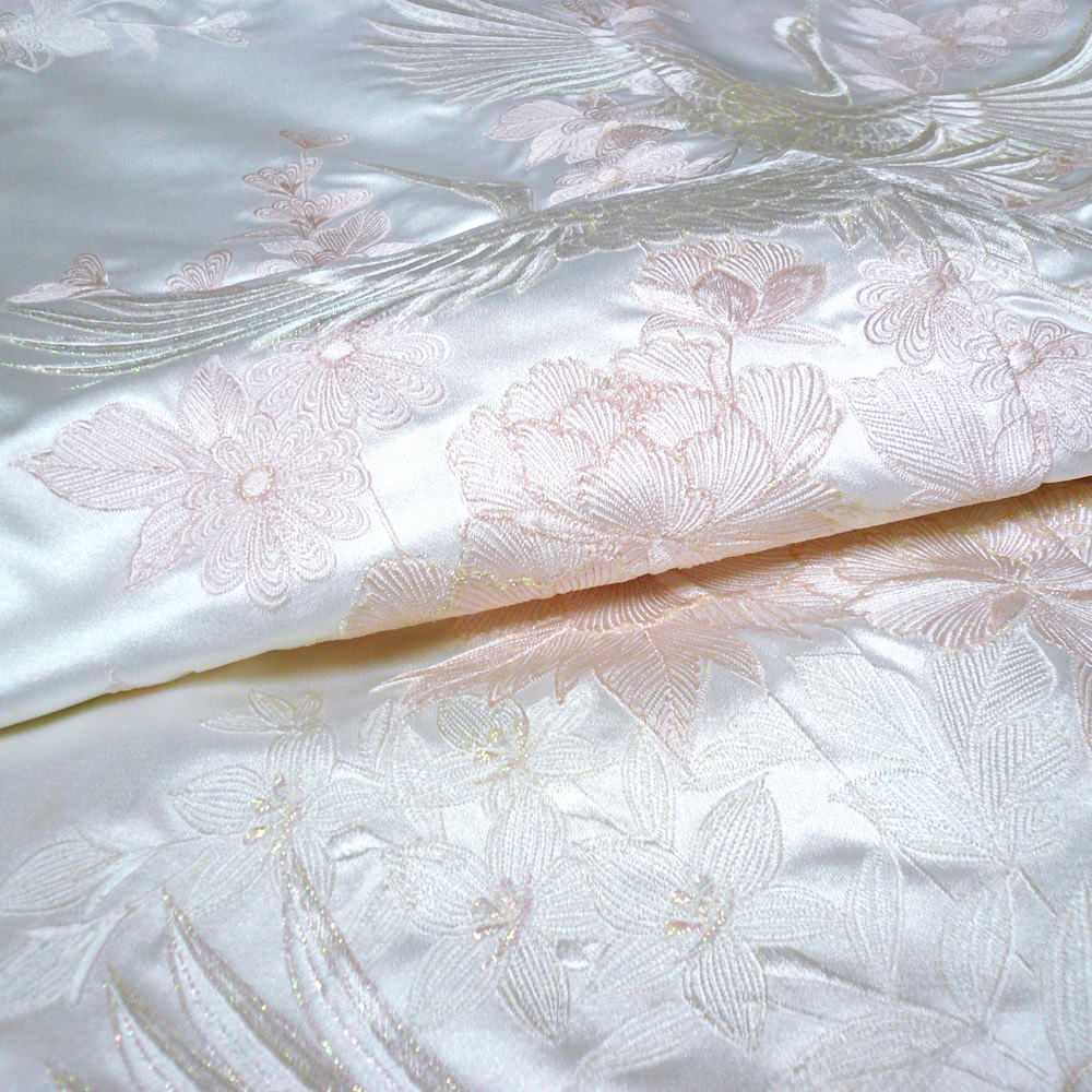 刺繍牡丹に飛翔ピンク糸　【結婚式　和装　白無垢　レンタル】