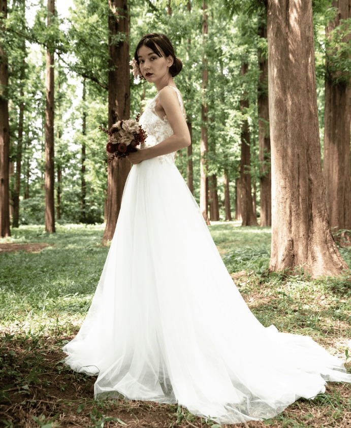 結婚式 ウェディングドレス ホワイト＆ゴールドウェディングドレス