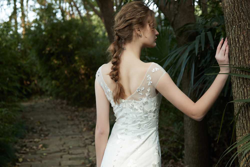 結婚式ドレスプロダクション　刺繍レースフレンチスリーブスレンダードレス　W214