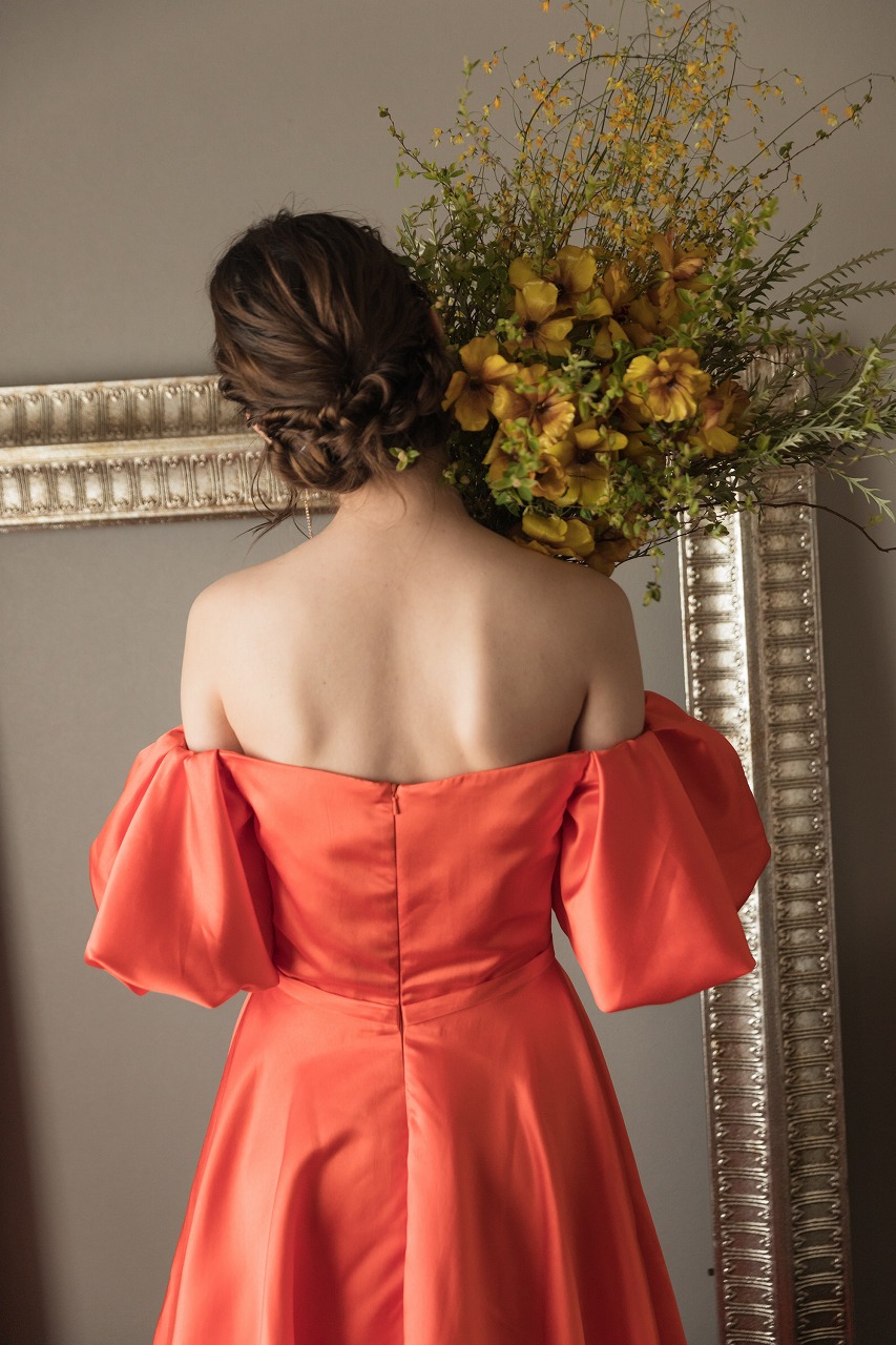 オフショルダー ボリューム袖 オレンジ サテンドレス(W220) 【結婚式　カラードレス】
