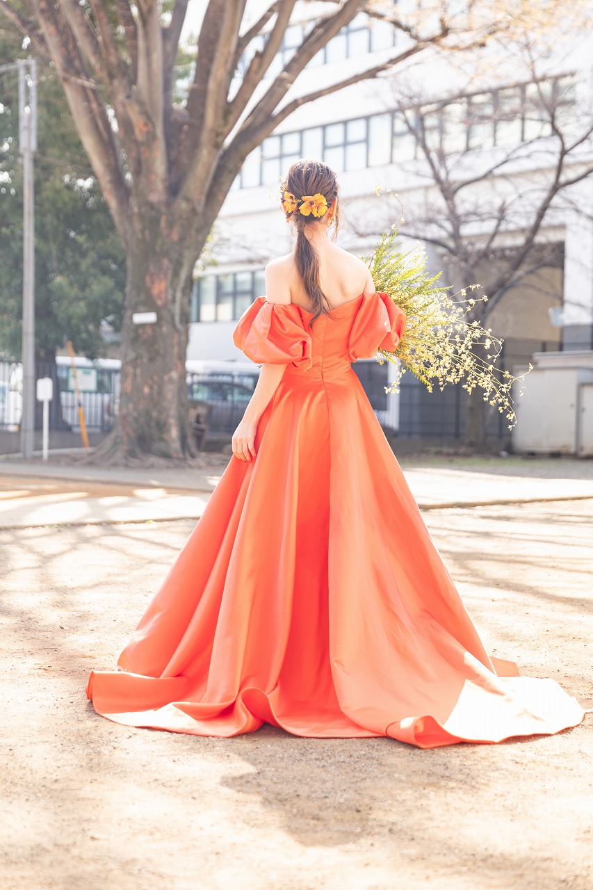 オフショルダー ボリューム袖 オレンジ サテンドレス(W220) 【結婚式
