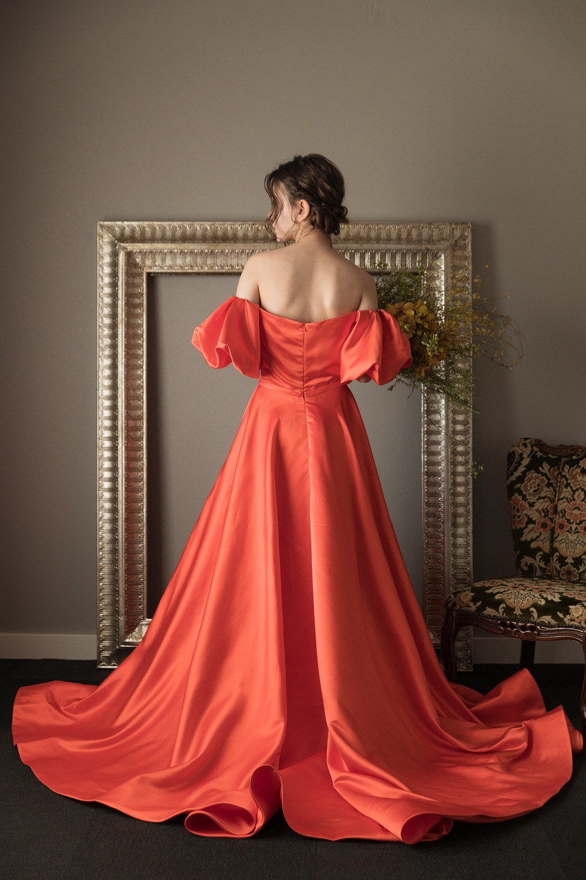 オフショルダー ボリューム袖 オレンジ サテンドレス(W220) | ドレス 