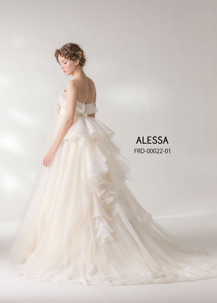 セリーヌ | ドレス | ウェディングドレス | 結婚式準備サイトCORDY