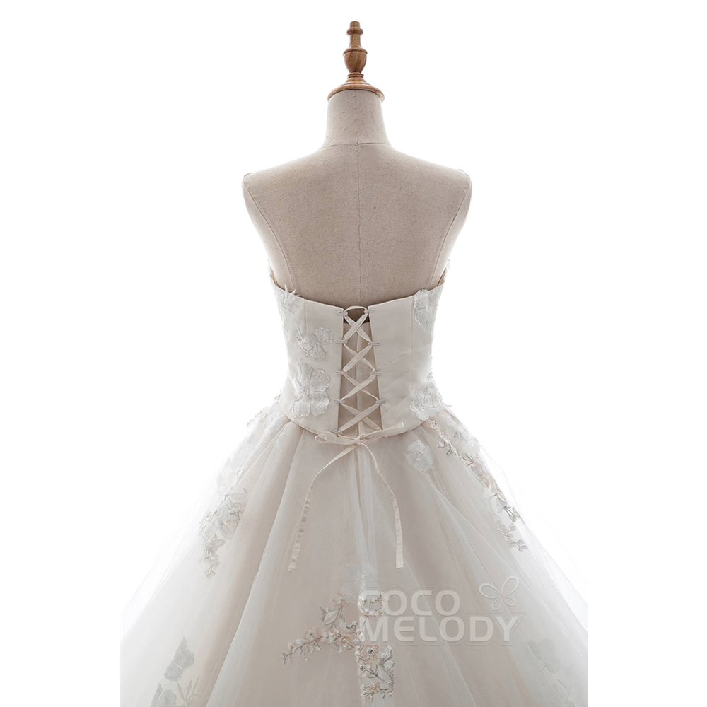 LD5148　スウィスチュール　豪華な刺繍　ハートネック　ウェディングドレス 【ウェディングドレス　オーダーメイド】