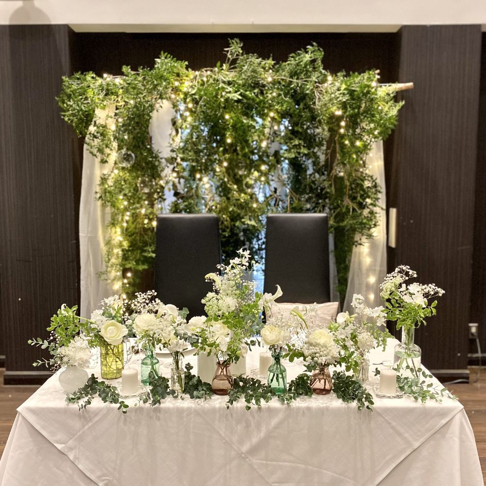 上から撮影2枚目高砂テーブル装花 造花 結婚式 ウェディング