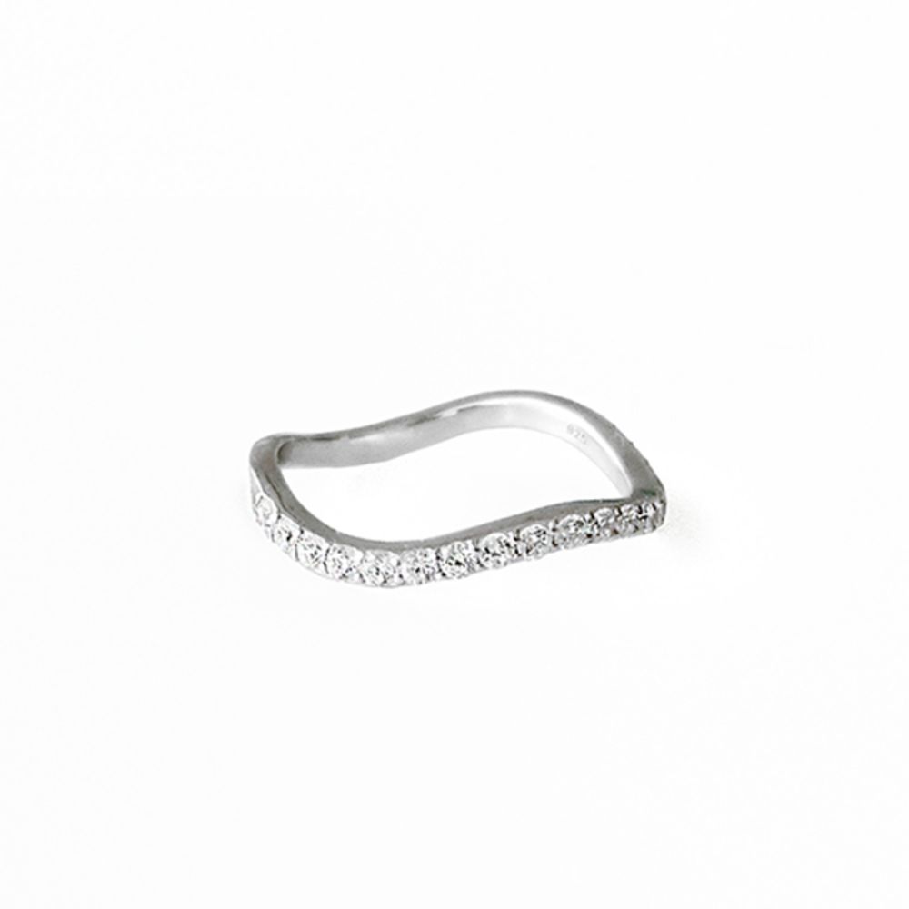 Waving Crystal Ring　【結婚式　指輪　ファッションリング】