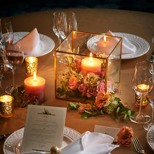 結婚式の会場装花とは?テーブルの演出方法など、装花選びのポイントや