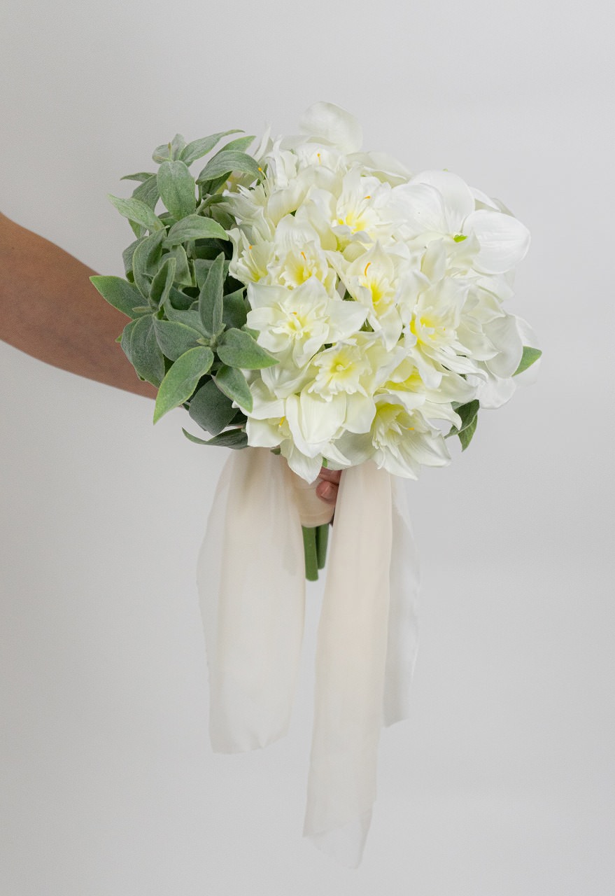 【造花】白の贅沢ブーケ　上品で清楚な仕上がり　【結婚式　フラワー　造花　ブーケ　ブートニア】